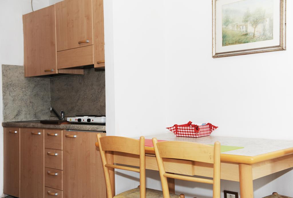 Victoria Hotels Carso Camnago Volta ภายนอก รูปภาพ