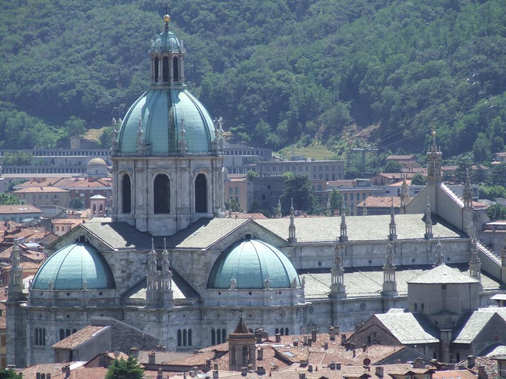 Victoria Hotels Carso Camnago Volta ภายนอก รูปภาพ