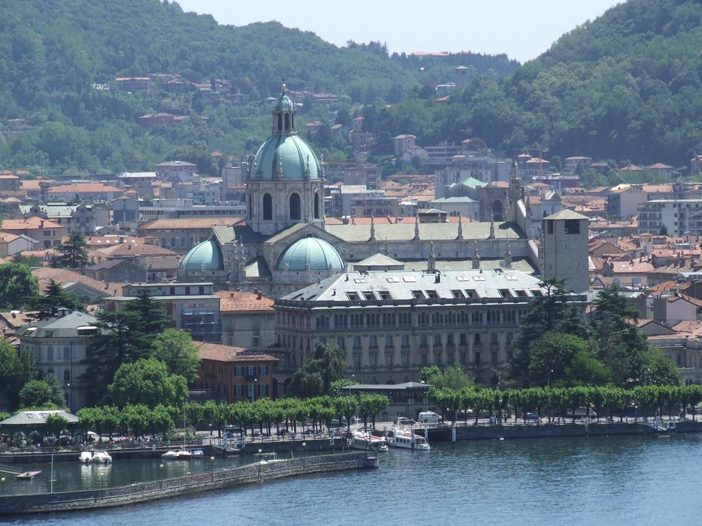 Victoria Hotels Carso Camnago Volta ภายนอก รูปภาพ